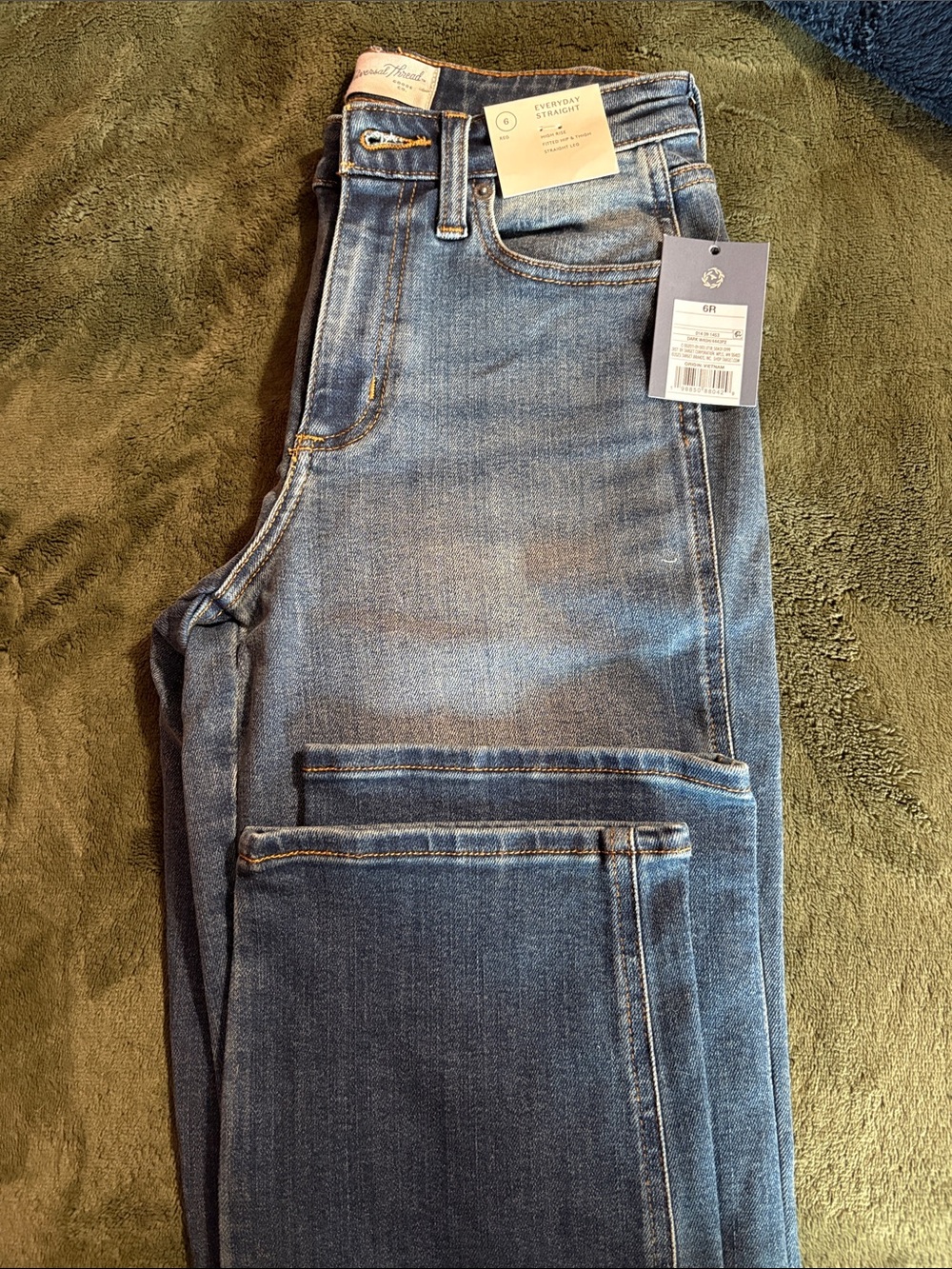 Universal Thread Women's Straight Leg Jeans in Medium Blue Wash